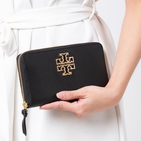 New Tory Burch Britten zip continental wallet Pebble Leather Black gold hardware - Picture 7 of 7